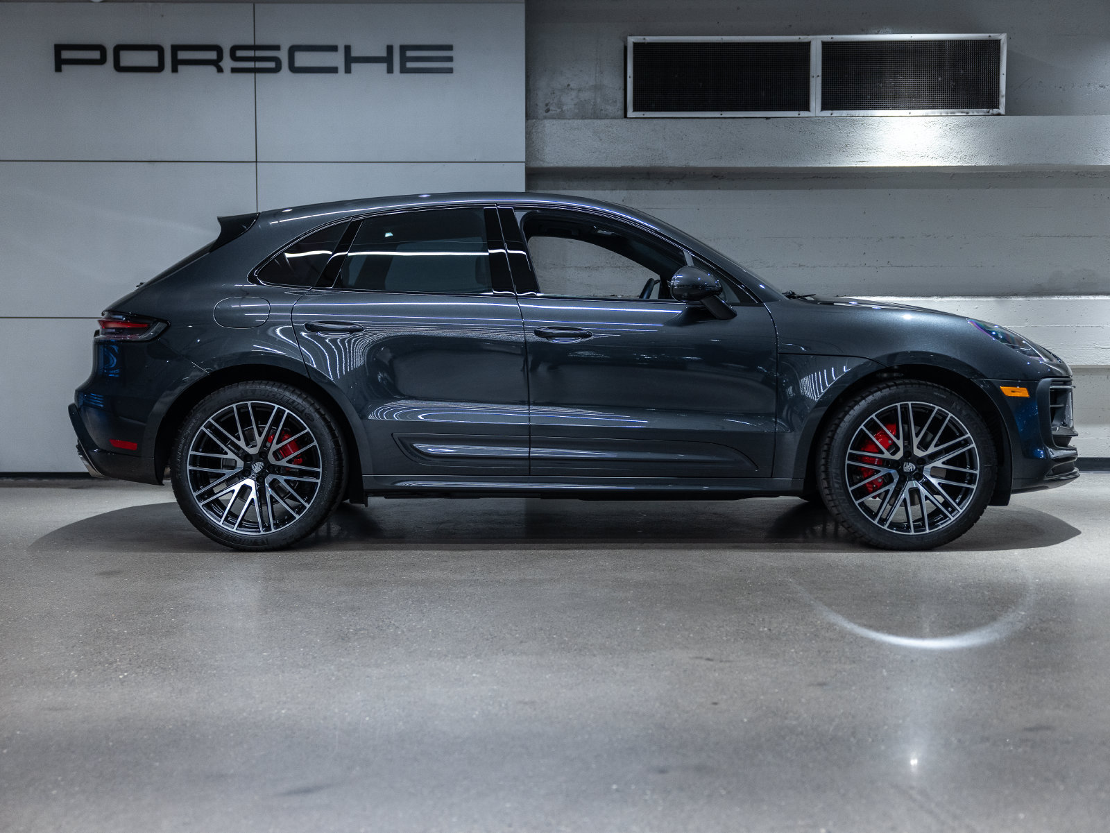 Certified 2026 Porsche Macan S AWD/4WD image 10