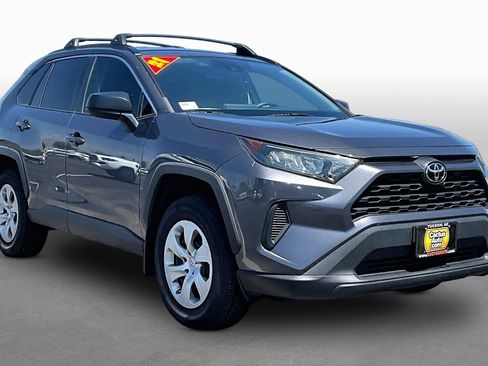 Used 2021 Toyota RAV4 LE w/ Carpet Mat Package (TMS) FWD image 10