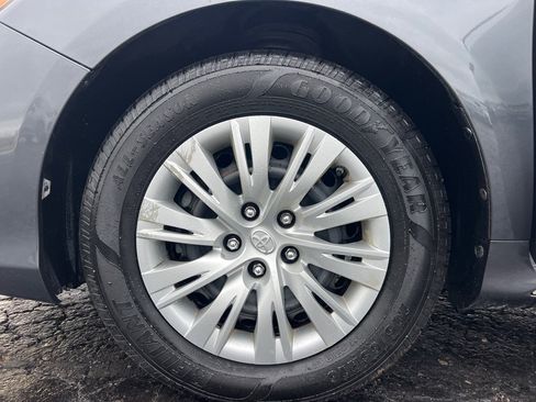 Used 2013 Toyota Camry LE image 29