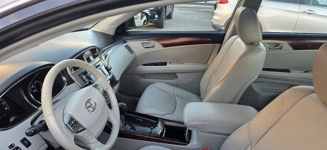 Used 2011 Toyota Avalon FWD image 9