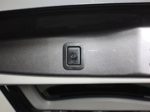 Used 2018 Toyota Highlander Limited image 57