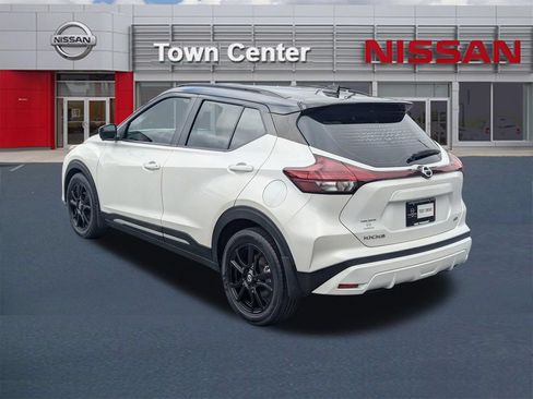 Certified 2021 Nissan Kicks SR w/ SR Premium Package FWD image 5
