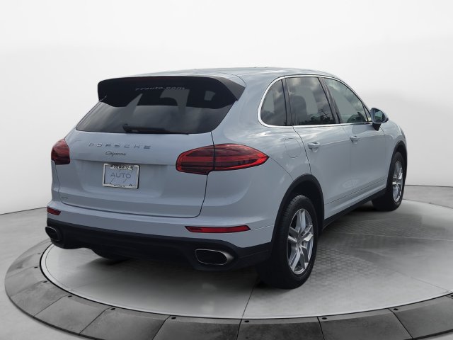 Used 2016 Porsche Cayenne AWD/4WD image 5