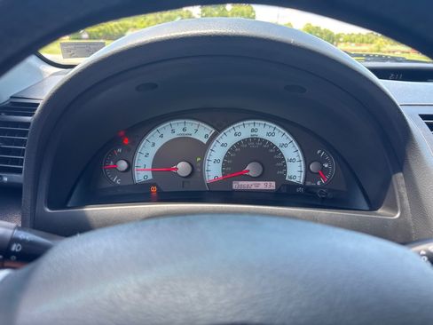 Used 2011 Toyota Camry SE w/ SE/XLE Extra-Value Pkg FWD image 37