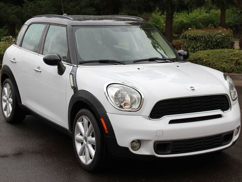 Used 2014 MINI Cooper Countryman S FWD image 3