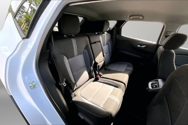Used 2025 Chevrolet Blazer LT FWD image 27
