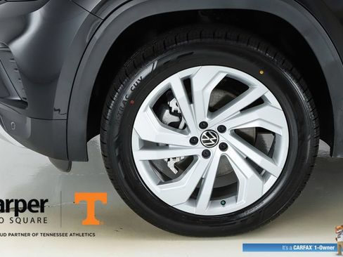 Used 2022 Volkswagen Atlas SE w/ Panoramic Sunroof Package FWD image 5