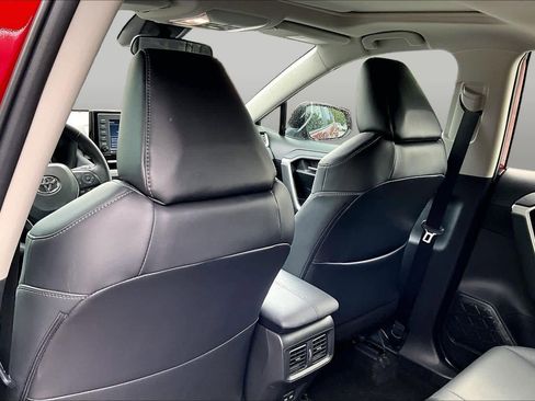 Used 2022 Toyota RAV4 XLE Premium FWD image 22