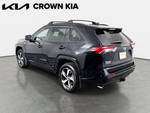 Used 2021 Toyota RAV4 SE w/ Weather & Moonroof Package image 8