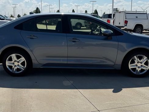 Used 2022 Toyota Corolla LE FWD image 6