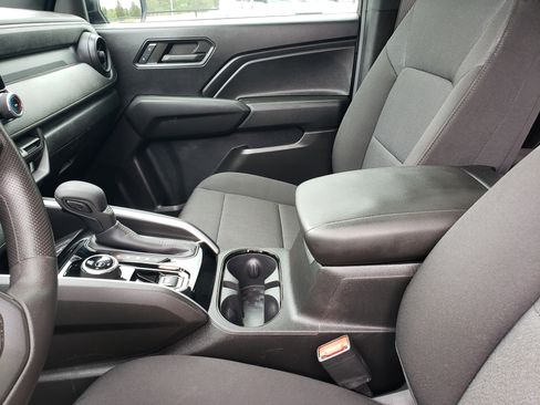 Used 2024 Chevrolet Colorado Trail Boss w/ Technology Package AWD/4WD image 25