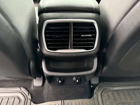 Used 2019 Hyundai Santa Fe SE FWD image 16