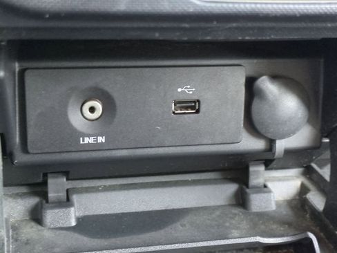 Used 2013 Ford F150 XLT w/ Mid Equipment Group image 30