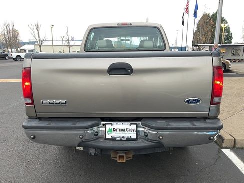 Used 2006 Ford F250 XLT image 12