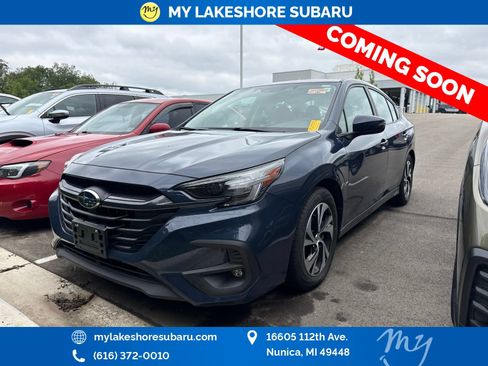 Used 2025 Subaru Legacy Premium AWD/4WD image 3