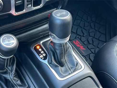 Used 2023 Jeep Wrangler Unlimited Sahara image 25