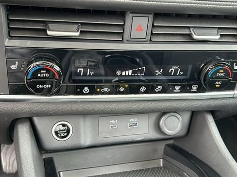 Certified 2023 Nissan Rogue SV w/ SV Premium B Package AWD/4WD image 18
