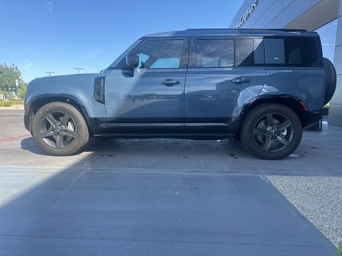 Used 2024 Land Rover Defender 110 X-Dynamic SE image 8