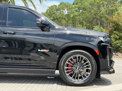Used 2023 Cadillac Escalade ESV V AWD/4WD image 9