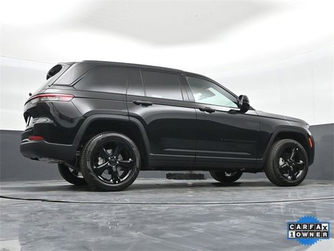 Used 2025 Jeep Grand Cherokee Limited w/ Luxury Tech Group II image 38