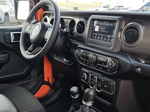 Used 2023 Jeep Wrangler Unlimited Sport image 27
