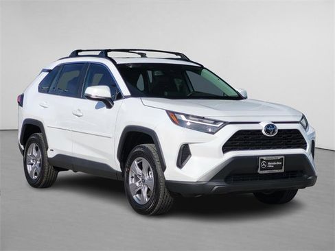 Used 2025 Toyota RAV4 XLE image 1