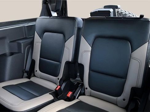 Used 2023 Ford Bronco Wildtrak image 14