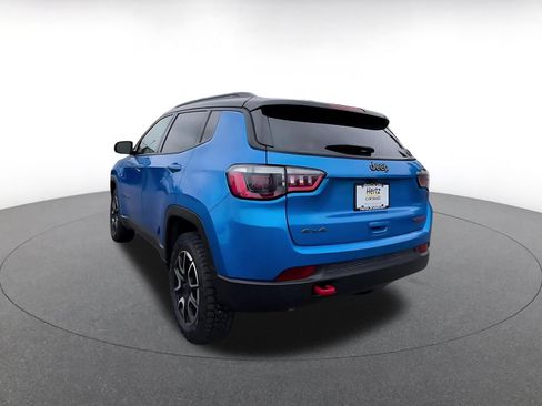 Used 2025 Jeep Compass Trailhawk AWD/4WD image 9