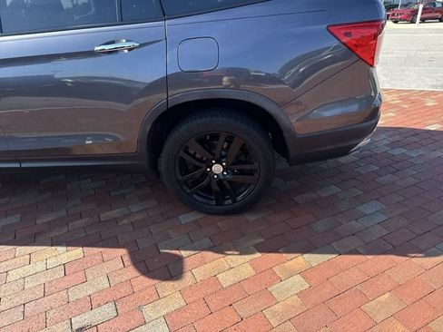 Used 2017 Honda Pilot Touring image 6