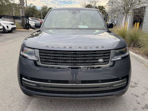 Certified 2025 Land Rover Range Rover SE image 8