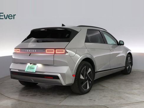 Used 2025 Hyundai Ioniq 5 Limited image 12