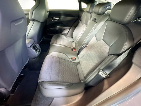 Used 2023 Audi e-tron GT Premium Plus image 22