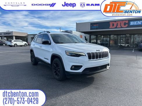 Used 2023 Jeep Cherokee Altitude Lux image 1