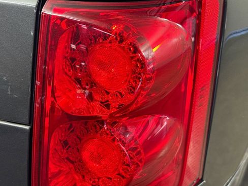 Used 2012 Dodge Grand Caravan SXT image 28