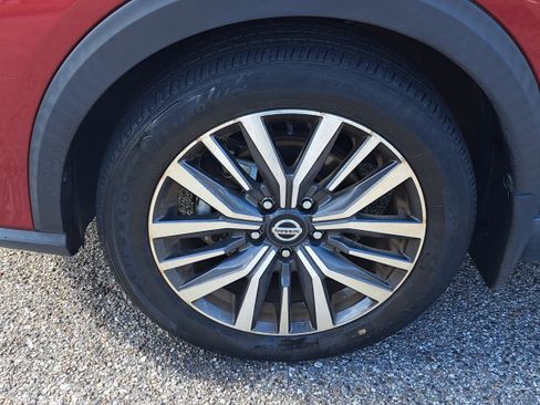 Certified 2021 Nissan Kicks SV FWD image 9