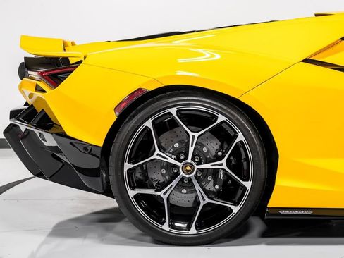 Used 2024 Lamborghini Revuelto image 47