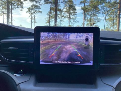 Used 2020 Ford Explorer XLT w/ Equipment Group 202A image 30