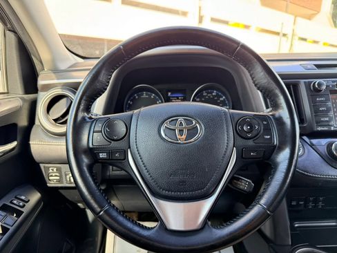 Used 2018 Toyota RAV4 XLE AWD/4WD image 30