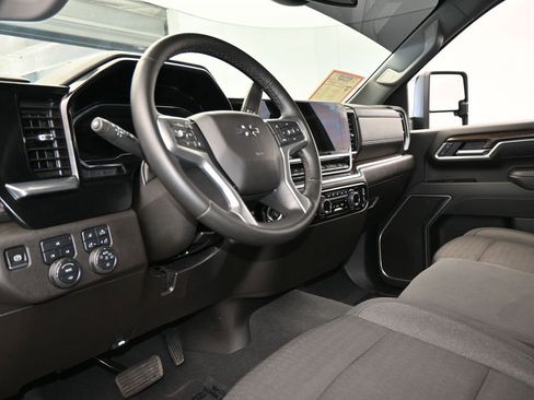 Used 2025 Chevrolet Silverado 2500 LT w/ Trail Boss Package image 13