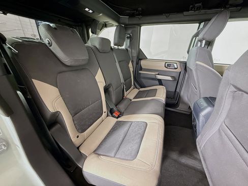 Used 2023 Ford Bronco Wildtrak image 25