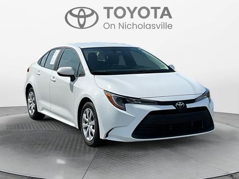 Used 2024 Toyota Corolla LE image 8