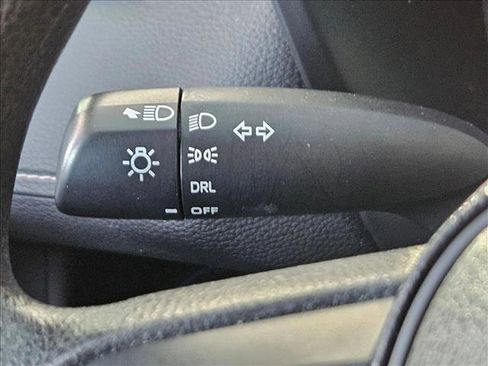 Used 2019 Toyota RAV4 LE image 14