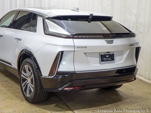Certified 2024 Cadillac Lyriq Luxury w/ LPO, Floor Liner Package AWD/4WD image 7