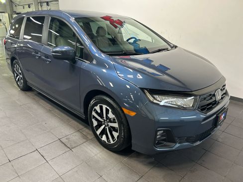 Used 2025 Honda Odyssey EX-L image 2