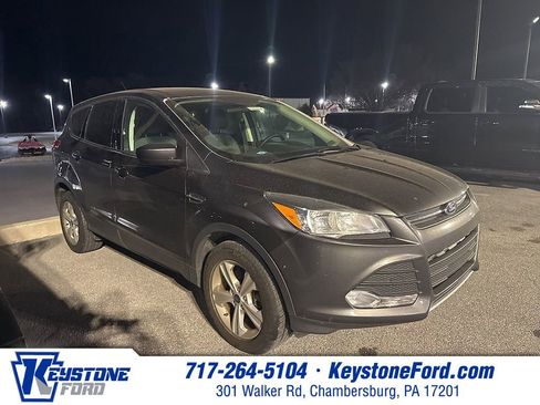 Used 2015 Ford Escape SE image 1