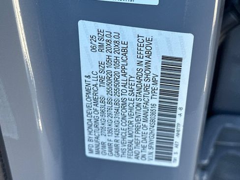 Used 2025 Honda Pilot Touring image 29