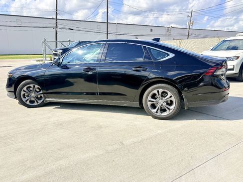 Used 2023 Honda Accord EX image 8