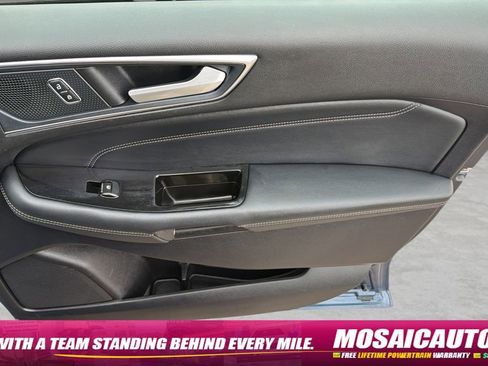 Used 2019 Ford Edge Titanium AWD/4WD image 9