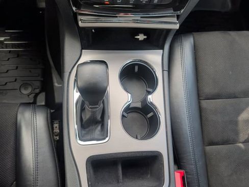 Used 2021 Jeep Grand Cherokee Laredo X image 11