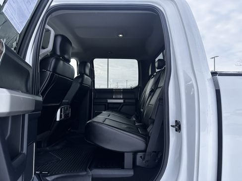 Used 2018 Ford F350 Lariat image 19